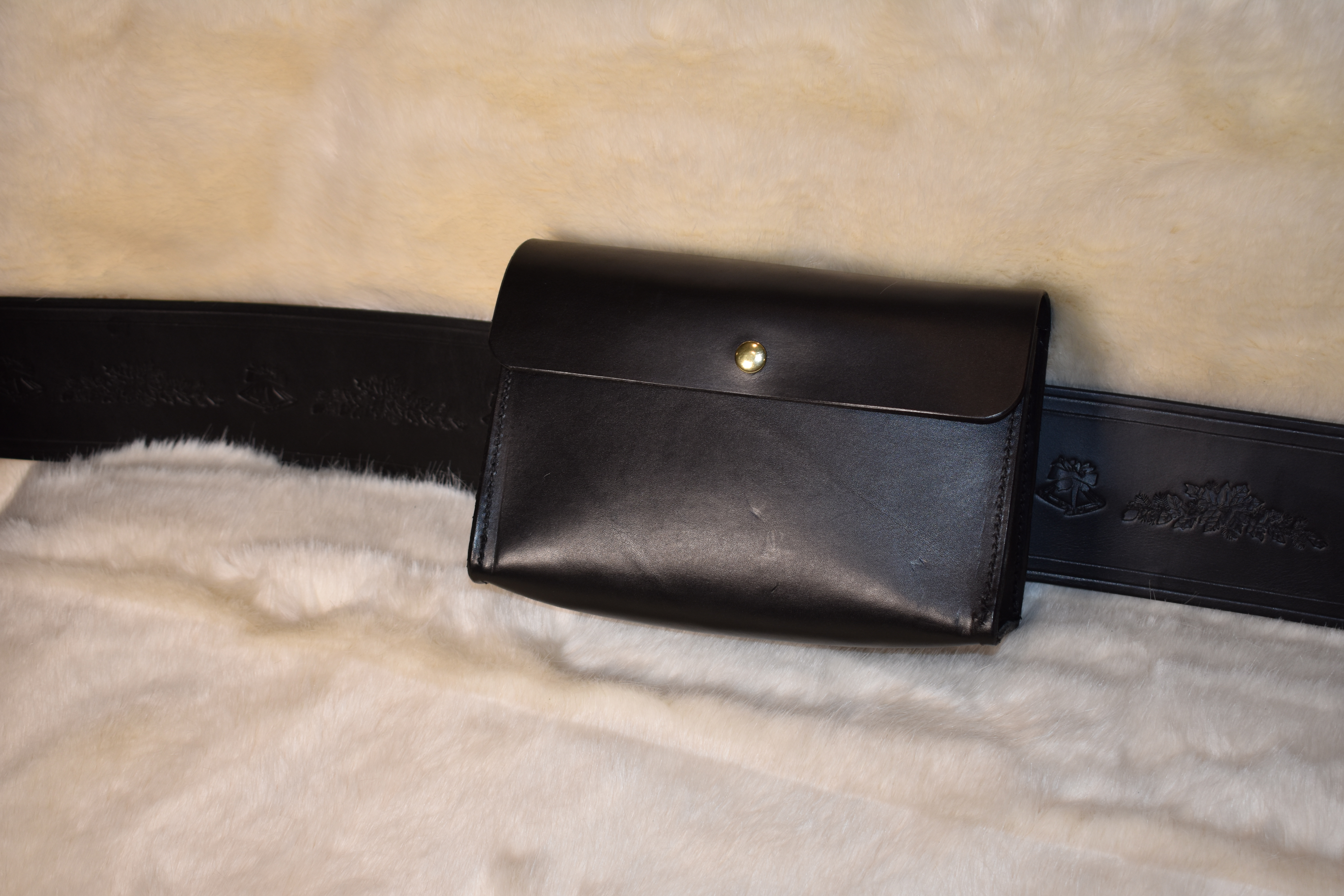 Black Rigid Leather Belt Pouch