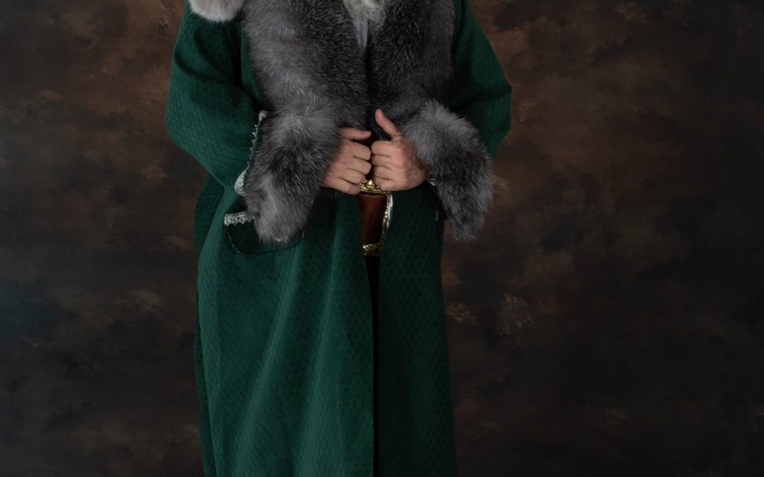 Green diamond with grey arctic fox robe